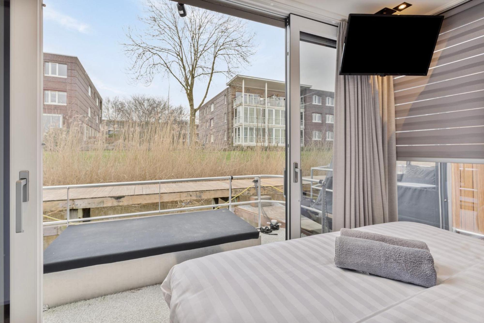 Luxurious Waterloft Near Beach And Centre By Weltevreden Experience Zeewolde Bagian luar foto