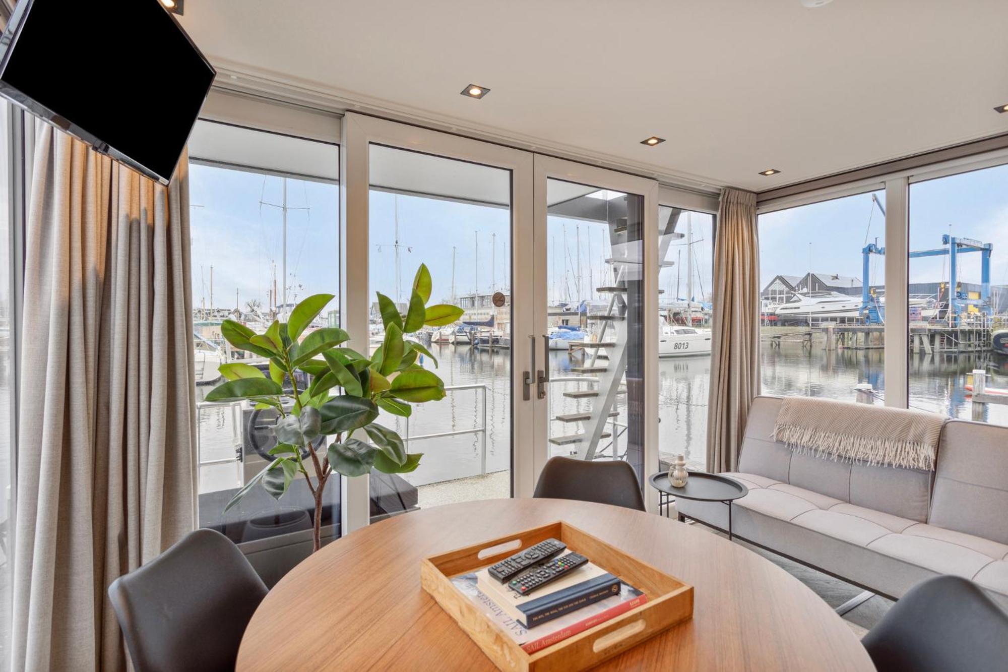 Luxurious Waterloft Near Beach And Centre By Weltevreden Experience Zeewolde Bagian luar foto