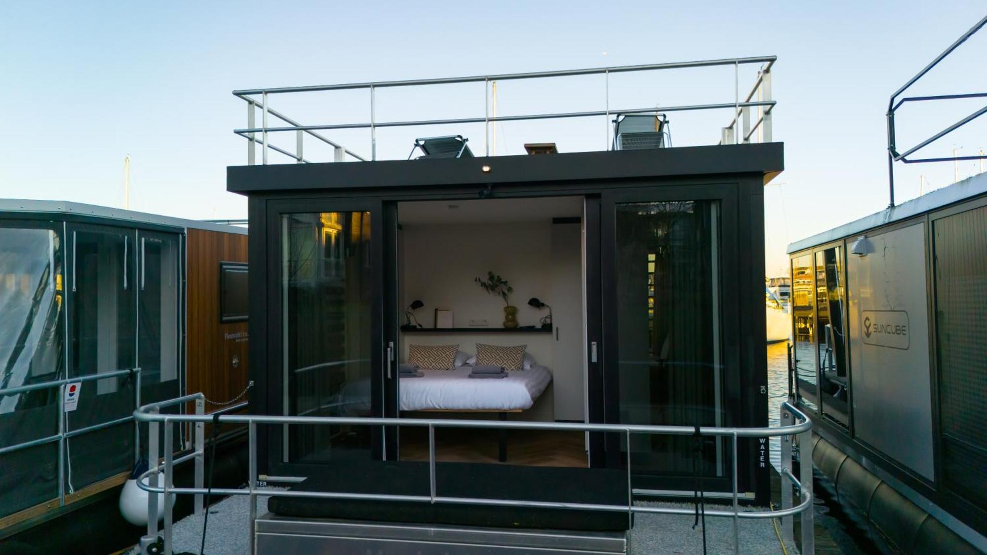 Luxurious Waterloft Near Beach And Centre By Weltevreden Experience Zeewolde Bagian luar foto