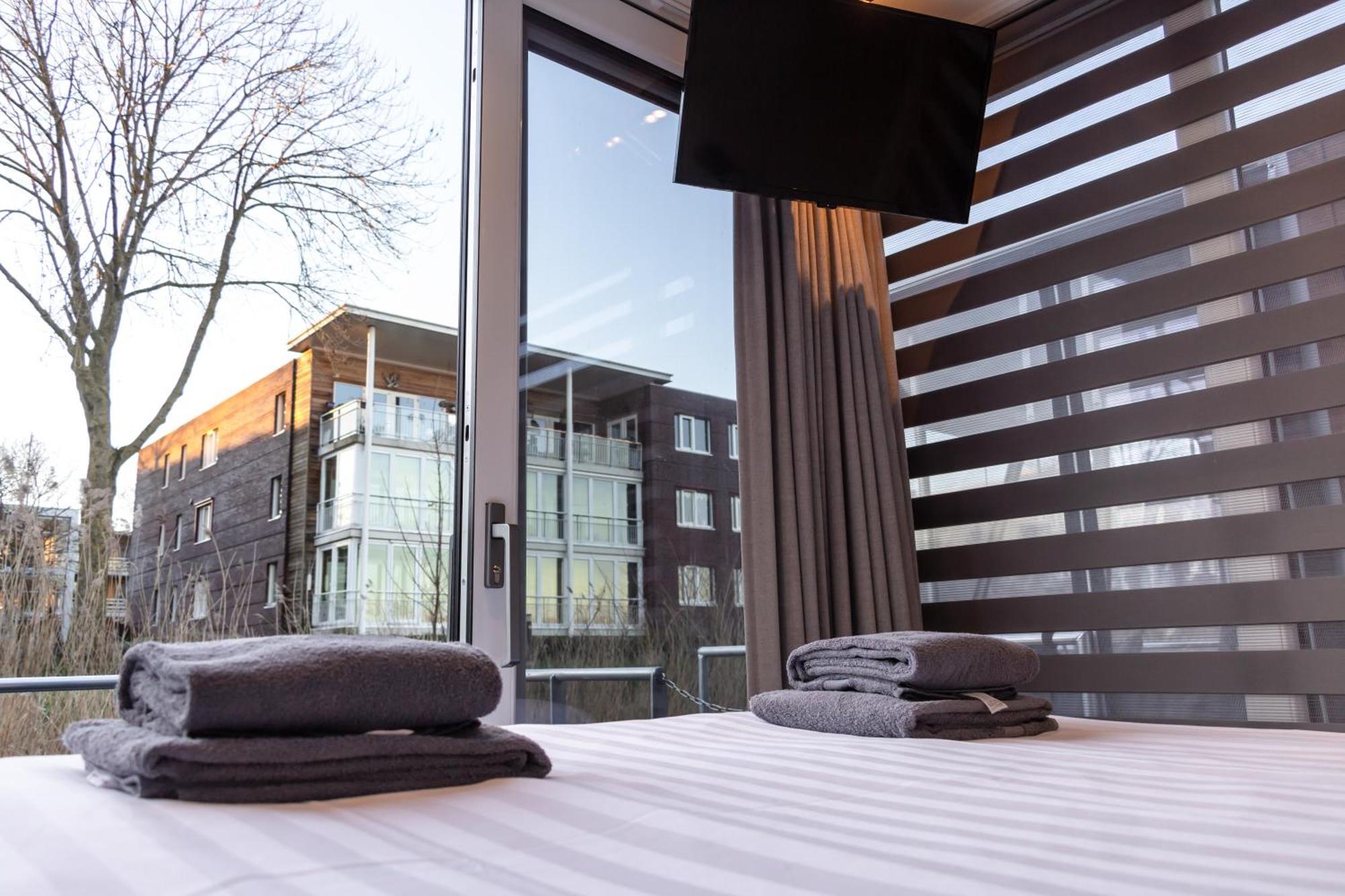 Luxurious Waterloft Near Beach And Centre By Weltevreden Experience Zeewolde Bagian luar foto